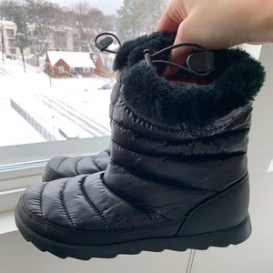 North Face Women 8 Thermoball Faux Fur Snow Boots